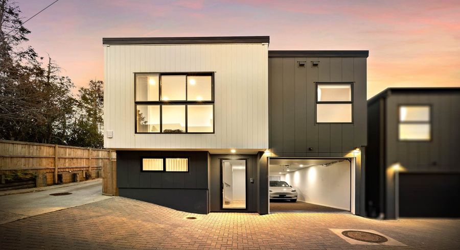  at 296A East Coast Road, Forrest Hill, North Shore City, Auckland