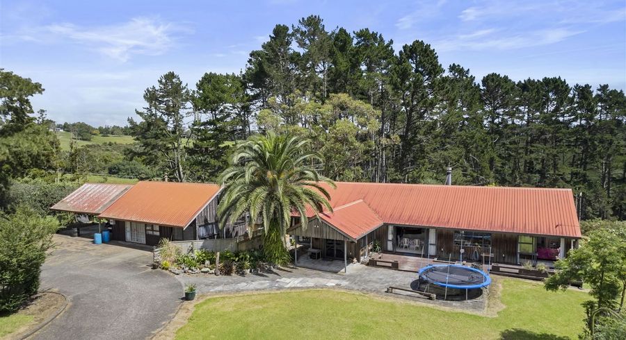  at 10 Whites Road, Howick