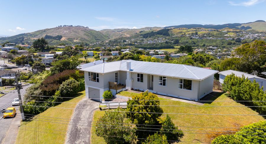 at 28 Franklyn Road, Tawa, Wellington