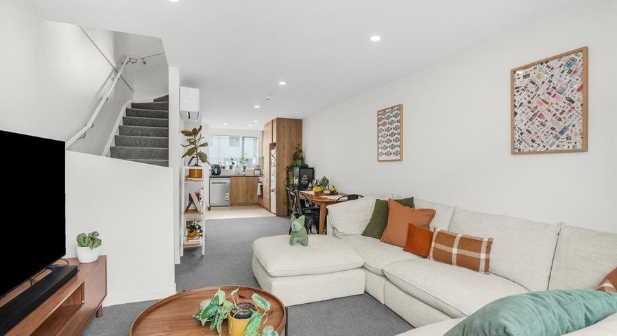  at 14 Te Ara O Te Amo Hohipene, Petone, Lower Hutt, Wellington