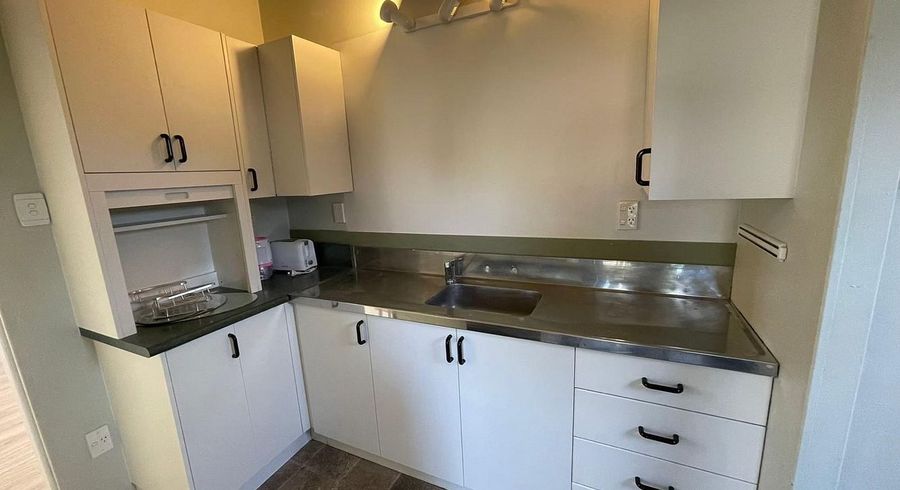  at 27 Bolton Street, Petone, Lower Hutt, Wellington