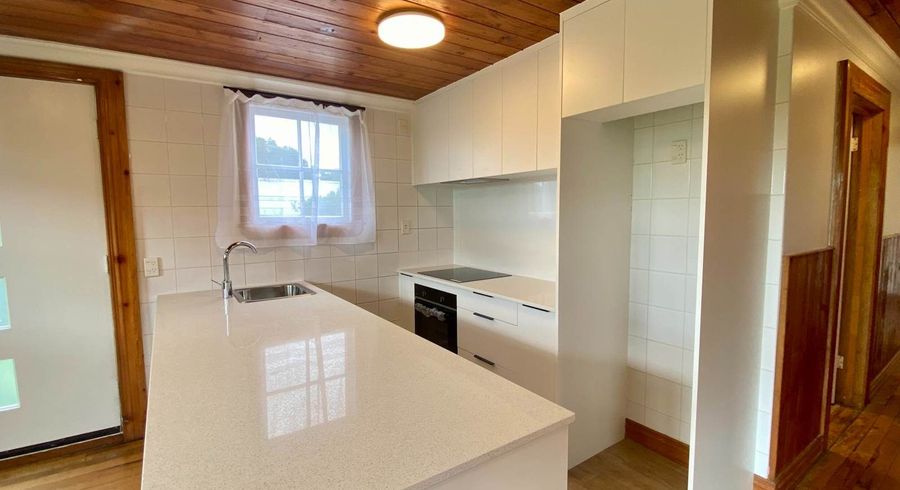  at 2/5 East Coast Road, Milford, North Shore City, Auckland