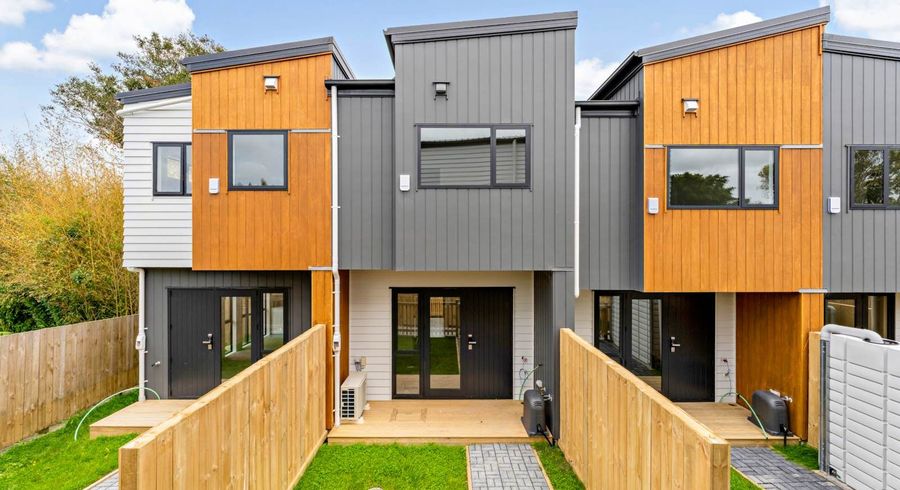  at 8/300 Great North Road, Henderson, Waitakere City, Auckland