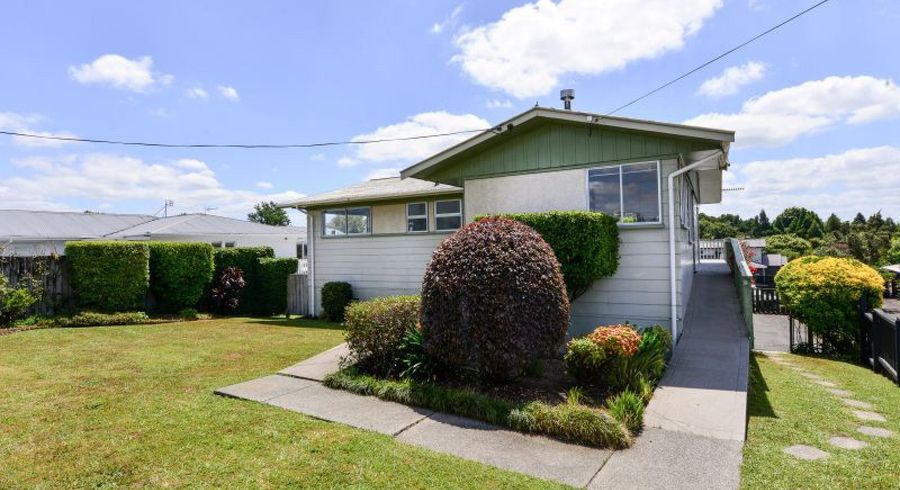  at 198 Sandwich Road, Saint Andrews, Hamilton