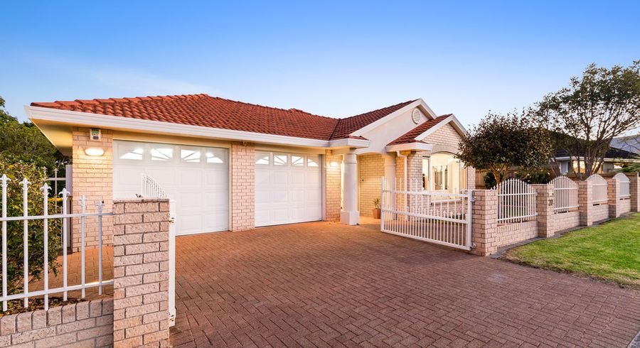  at 20 Suncrest Drive, West Harbour, Auckland