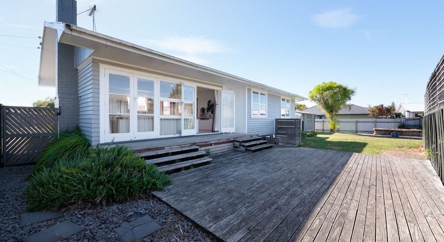  at 12 Bruce Avenue, Glenview, Hamilton