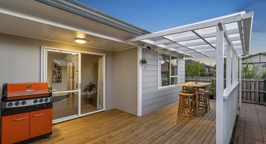  at 2/212 Waitemata Drive, Ranui, Waitakere City, Auckland