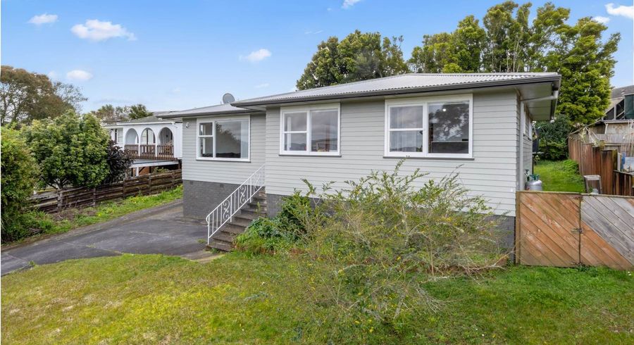  at 9 Grimshaw Place, Henderson, Waitakere City, Auckland