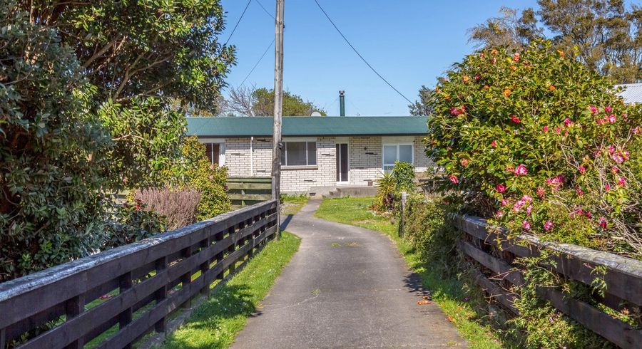  at 6 Farrier Grove, Featherston