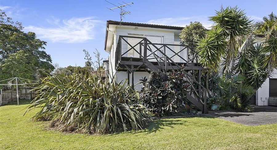  at 1/31 Mayall Avenue, Beach Haven, Auckland
