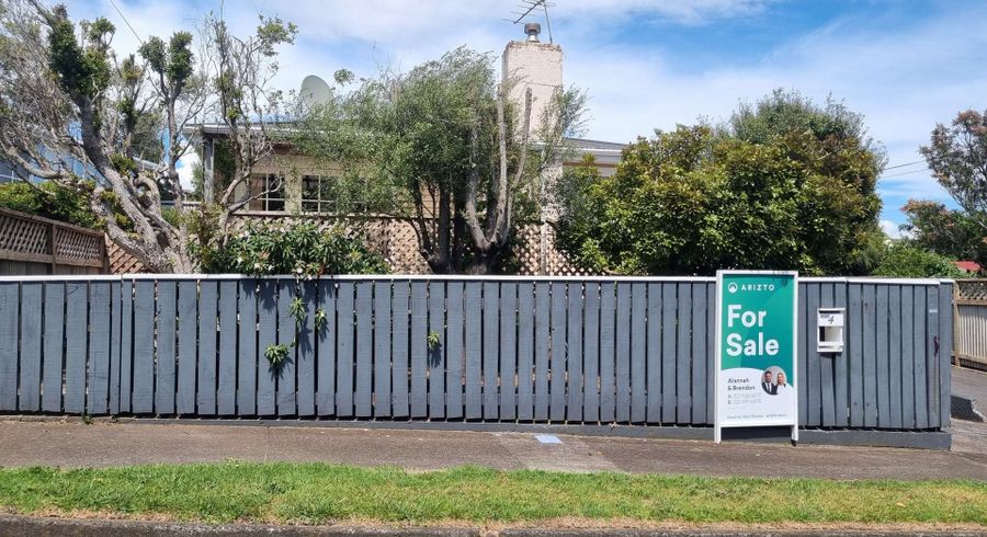  at 4 Sardinha Place, Marfell, New Plymouth