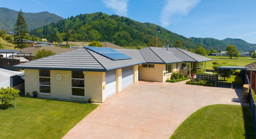  at 32 Admiralty Place, Waikawa, Picton