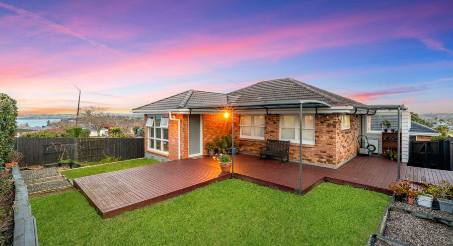  at 1/4 Ridge Road, Howick, Manukau City, Auckland