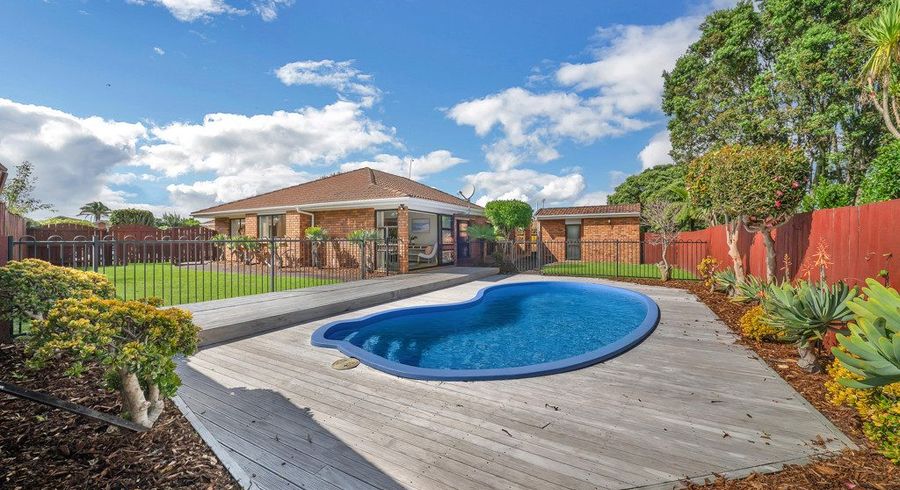  at 16 Westholm Way, Pahurehure, Papakura, Auckland