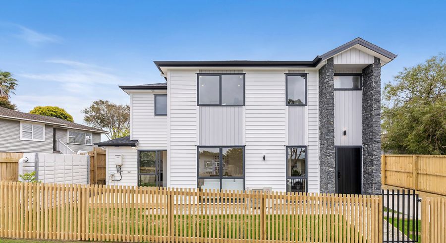  at 18A Lantana Road, Green Bay, Auckland