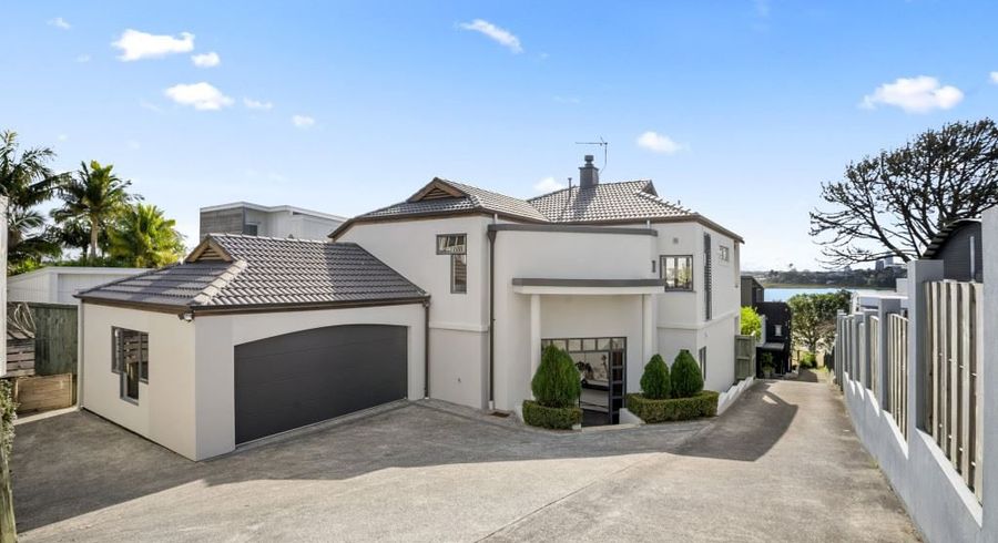 at 2/61 Beresford Street, Bayswater, Auckland