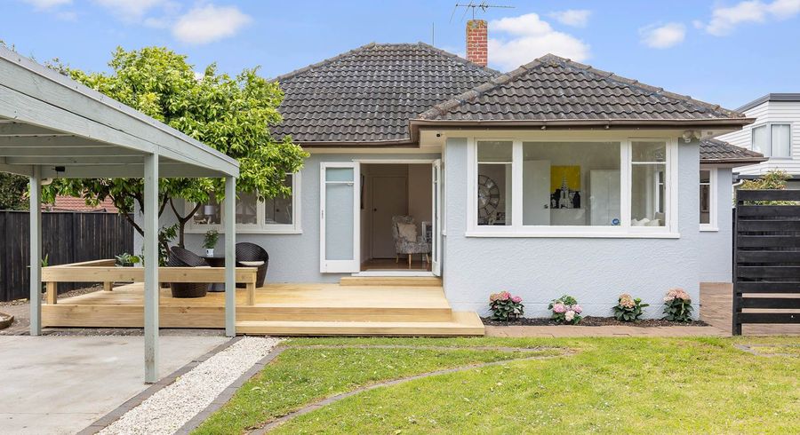  at 5 Anderson Avenue, Point England, Auckland