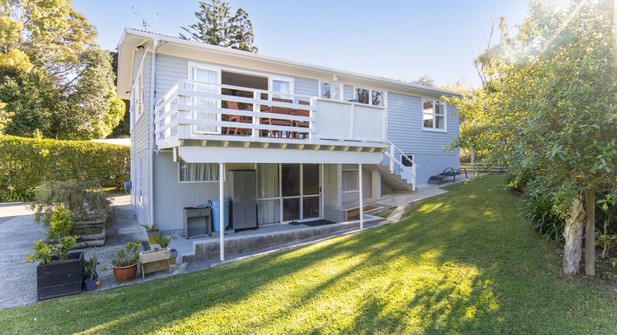  at 8 Vinceroy Place, Green Bay, Waitakere City, Auckland