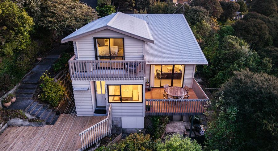  at 4 Kahu Road, Paremata, Porirua, Wellington