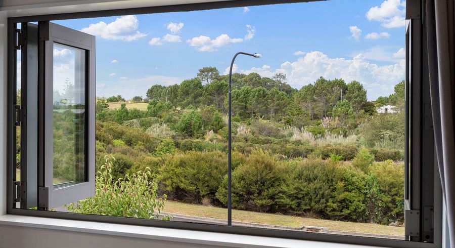  at 5 Angiangi Crescent, Beachlands, Manukau City, Auckland