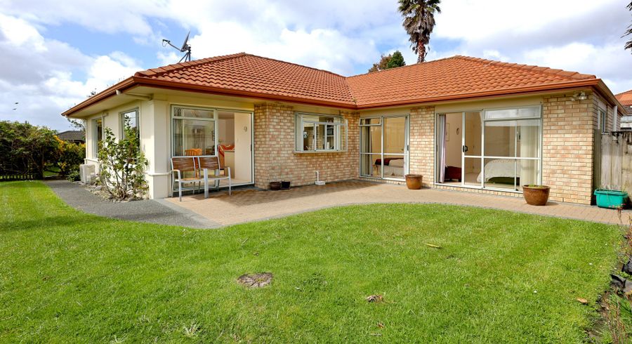  at 32 Highfields Terrace, Henderson, Auckland