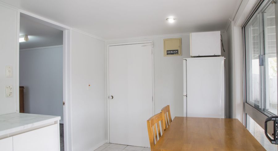 at 10 Juniper road, Sunnynook, North Shore City, Auckland