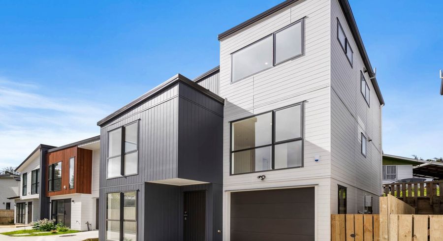  at 8B Datura Place, Sunnynook, Auckland