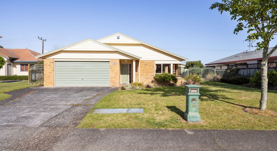  at 280 Grandview Road, Western Heights, Hamilton