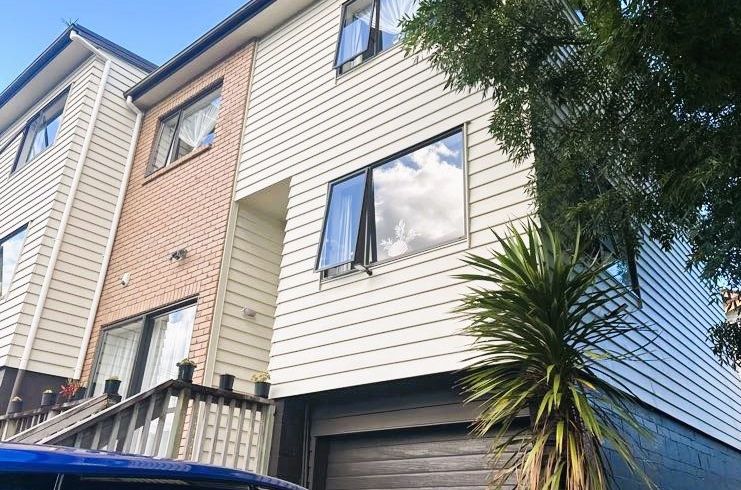  at 2/2 Swan Hill Drive, Glen Eden, Waitakere City, Auckland