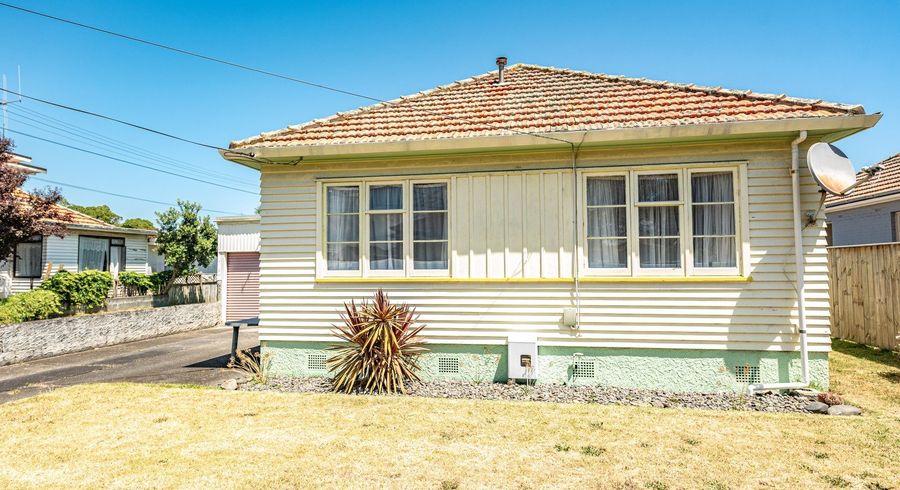  at 33 Swiss Avenue, Gonville, Whanganui