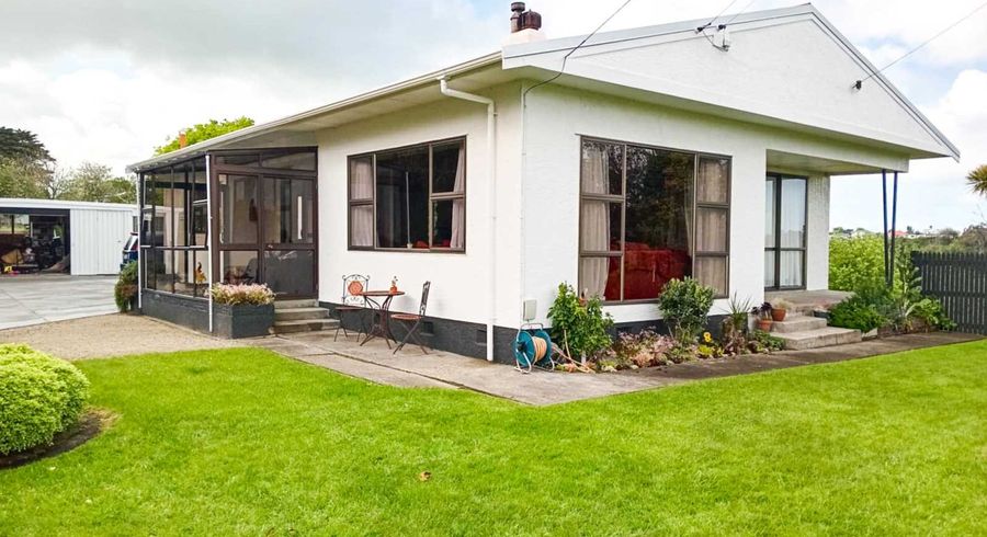  at 28 Shakespeare Road, Bastia Hill, Whanganui