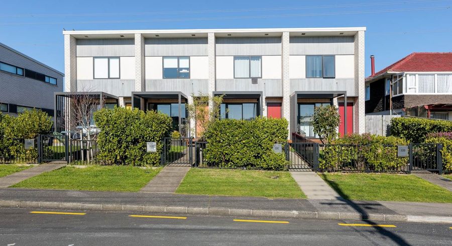  at 32D Titoki Street, Te Atatu Peninsula, Waitakere City, Auckland