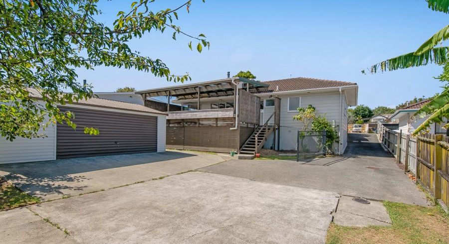  at 9 Devonshire Road, Unsworth Heights, Auckland