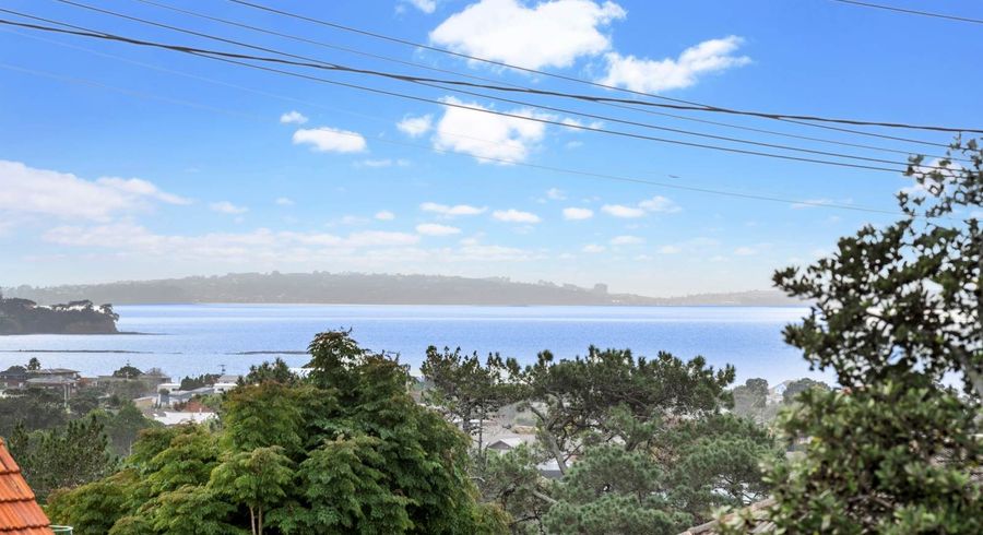  at 1B Aberdeen Road, Castor Bay, Auckland