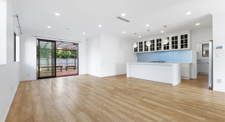  at 5 Downpatrick Drive, Flat Bush, Manukau City, Auckland