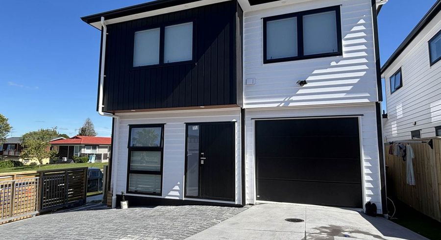  at 21A Borrowdace Avenue, Botany Downs, Manukau City, Auckland