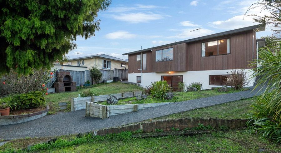  at 16 Spencer Road, Pinehill, North Shore City, Auckland