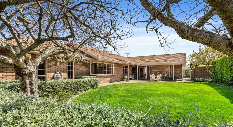  at 33 Harrowfield Drive, Harrowfield, Hamilton