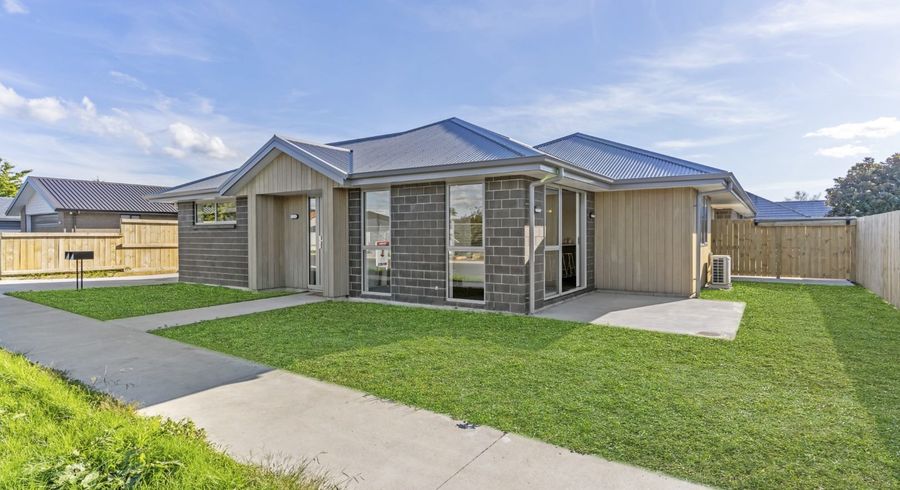  at 7 Sam Heywood Place, Pyes Pa, Tauranga