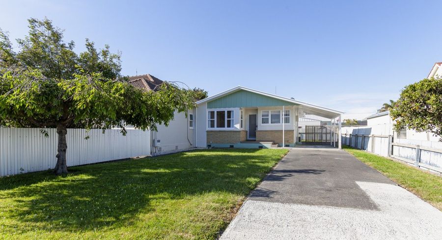  at 6 White Street, Taradale, Napier