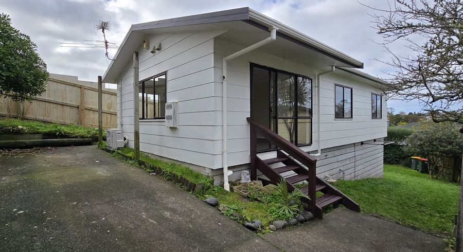  at 2/20 Applewood Drive, Henderson, Waitakere City, Auckland