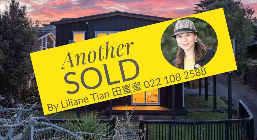  at 46 Parr Terrace, Castor Bay, Auckland