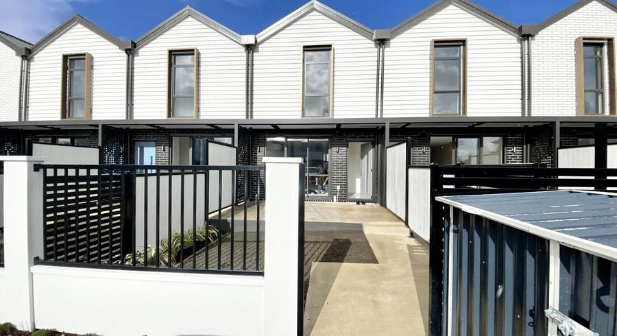  at 10 Cessna Cres, Mangere, Manukau City, Auckland
