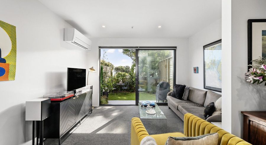  at 4C Ferry Road, Days Bay, Lower Hutt, Wellington