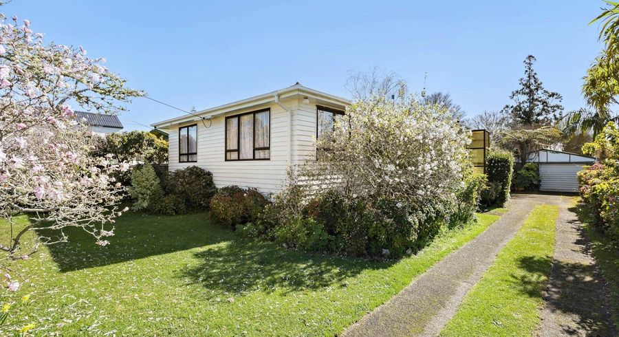  at 16 Enderby Drive, Te Atatu Peninsula, Waitakere City, Auckland