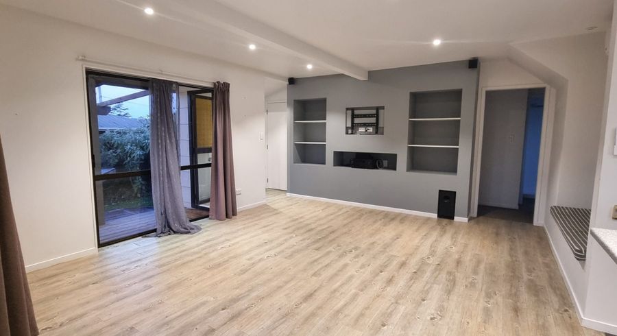  at 2/24 Lancaster Road, Beach Haven, North Shore City, Auckland