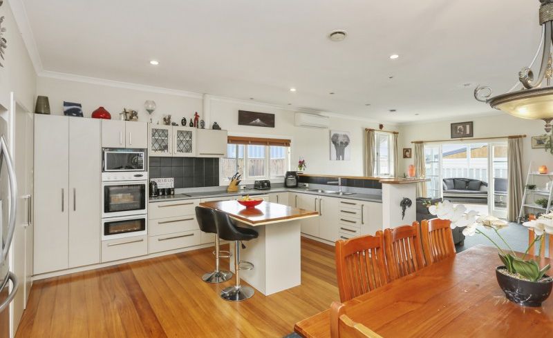  at 104 Pembroke Road West, Pembroke, Stratford