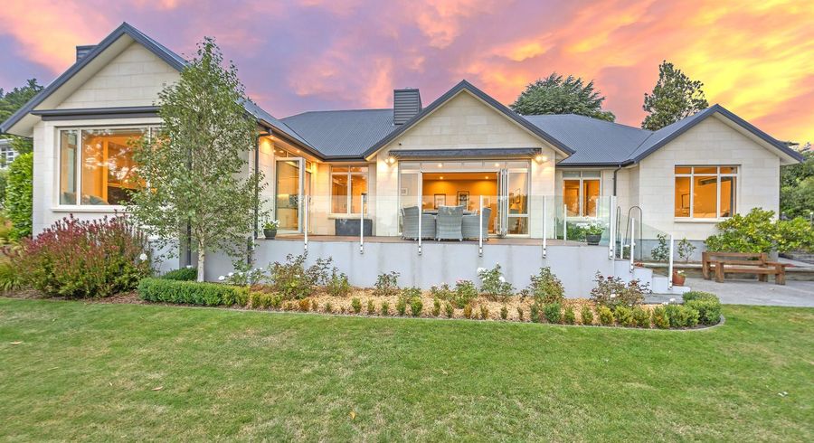  at 863 Cashmere Road, Halswell, Christchurch