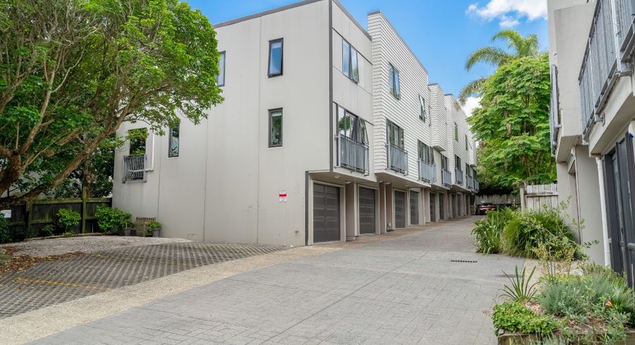  at 8/1902 Great North Road, Avondale, Auckland City, Auckland