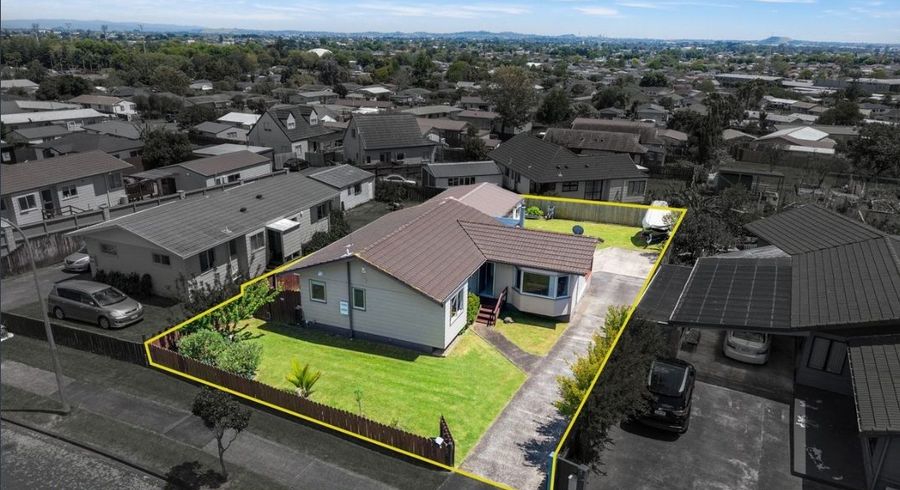  at 7 GREENSTONE PL, Clover Park, Auckland